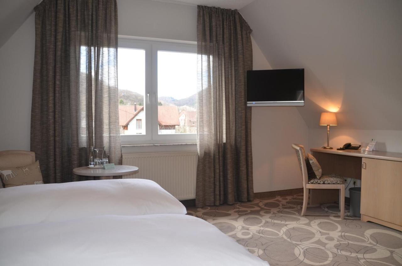 Castell Hotel & Restaurant Leinsweiler Ngoại thất bức ảnh