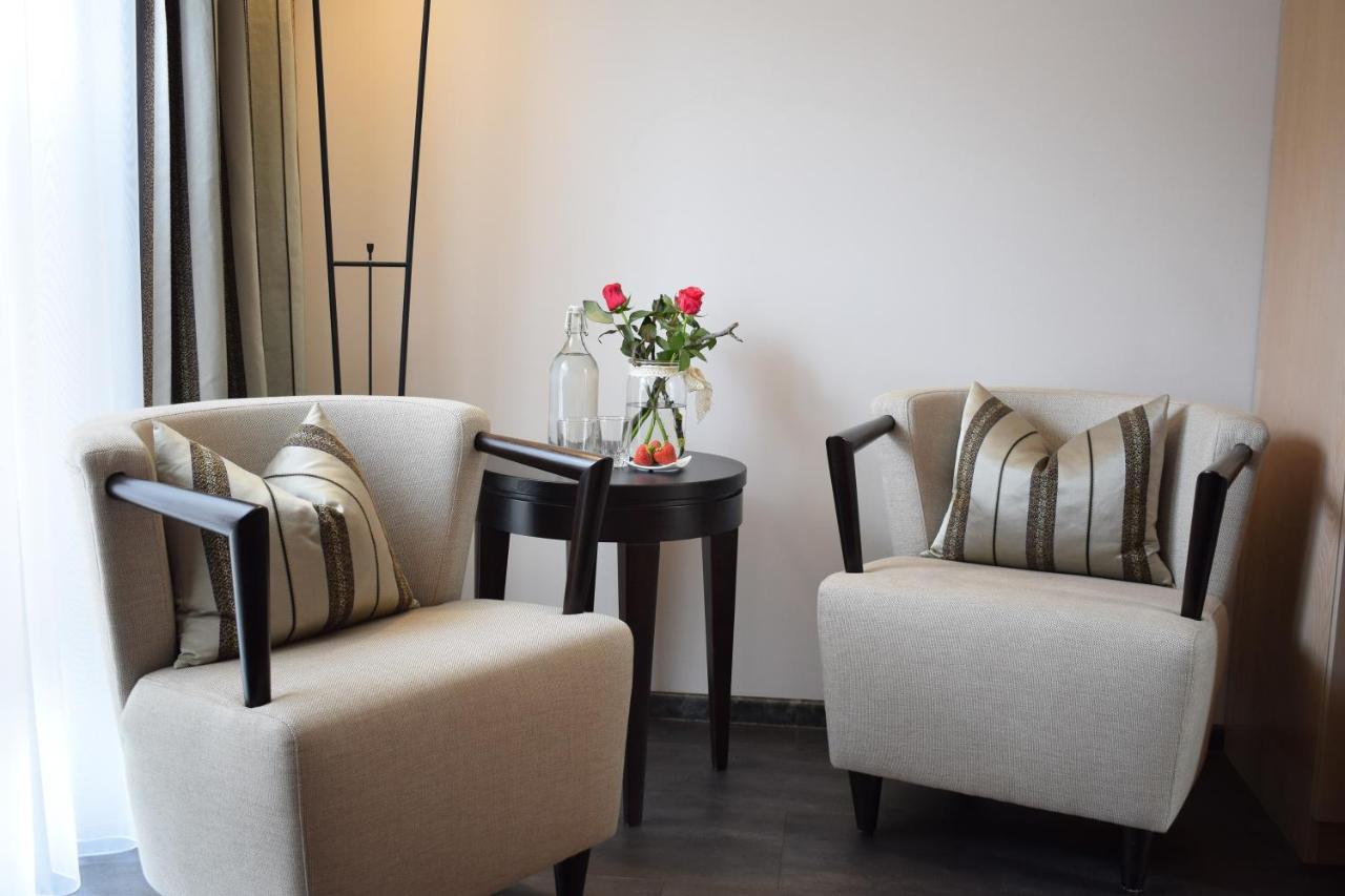 Castell Hotel & Restaurant Leinsweiler Ngoại thất bức ảnh