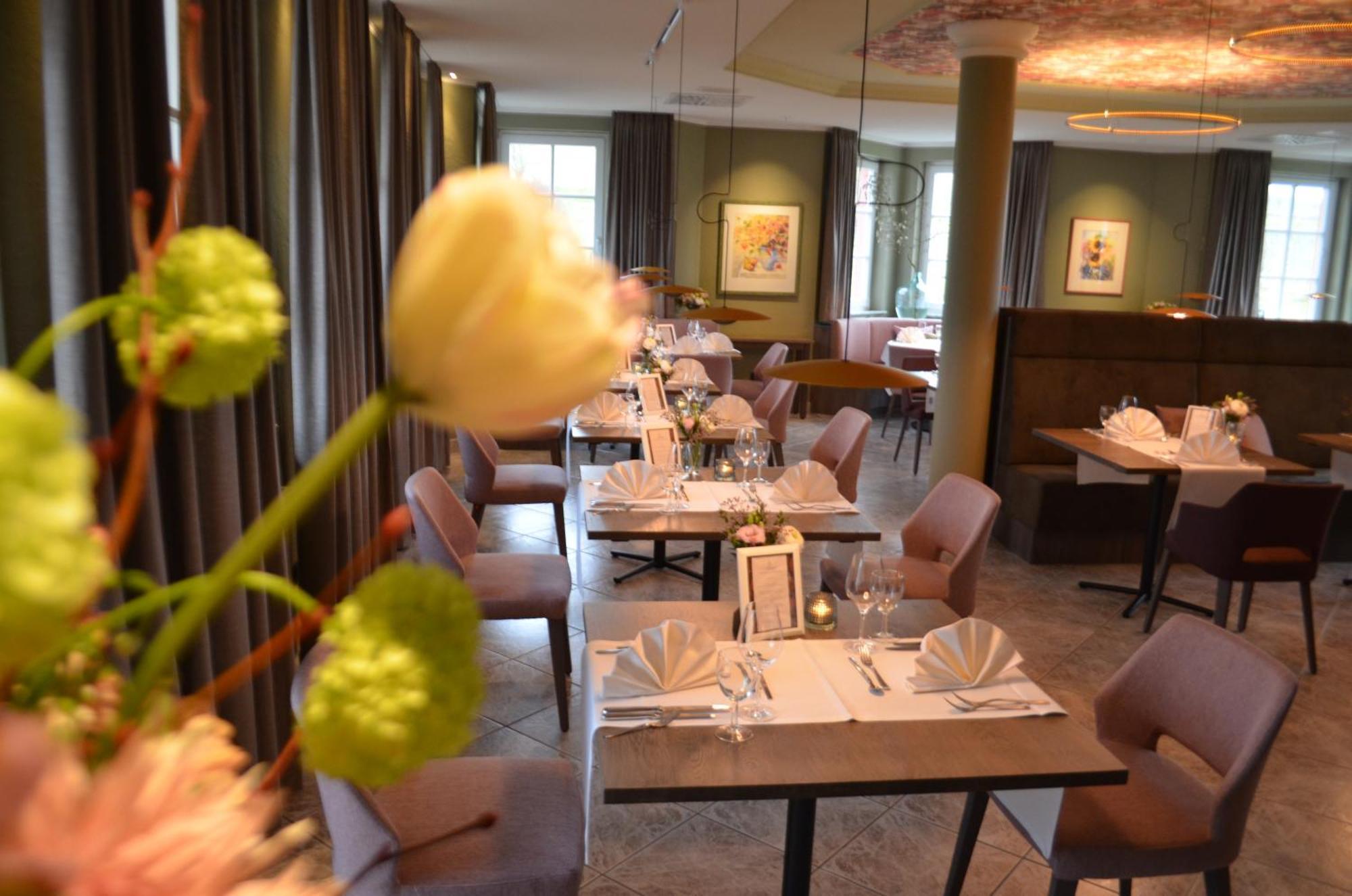 Castell Hotel & Restaurant Leinsweiler Ngoại thất bức ảnh